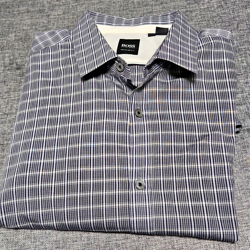 BOSS Gray Casual Button Down Shirt, Timeless Style & Everyday Comfort (Size XL)
